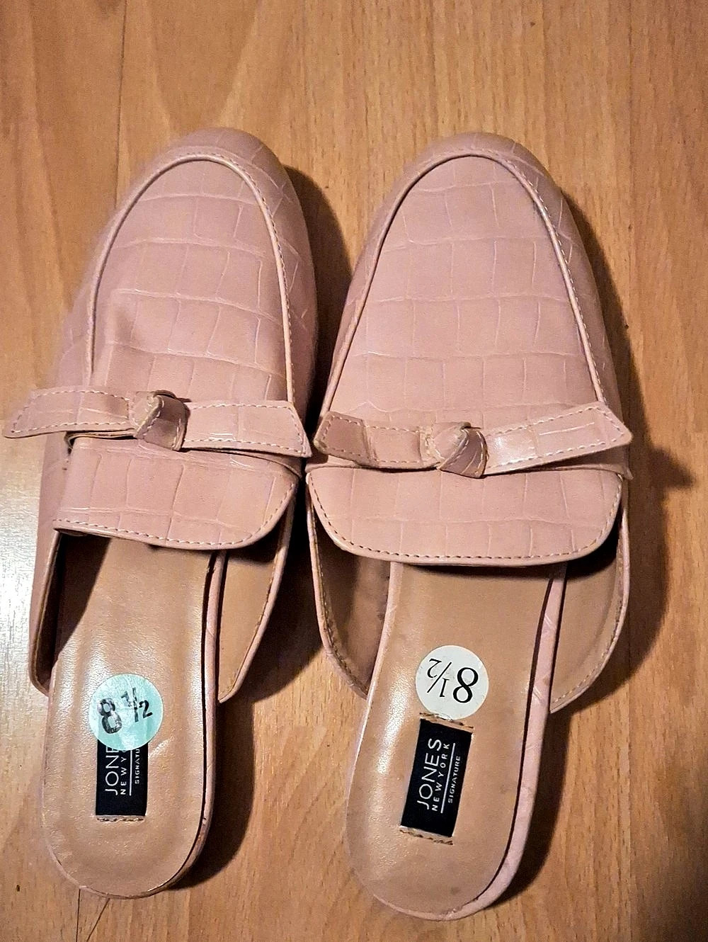 JONES NEW YORK Croc-Embossed Mules in Pink US 8.5